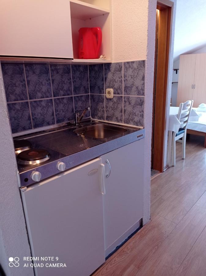Apartments Mihovil オミシュ エクステリア 写真