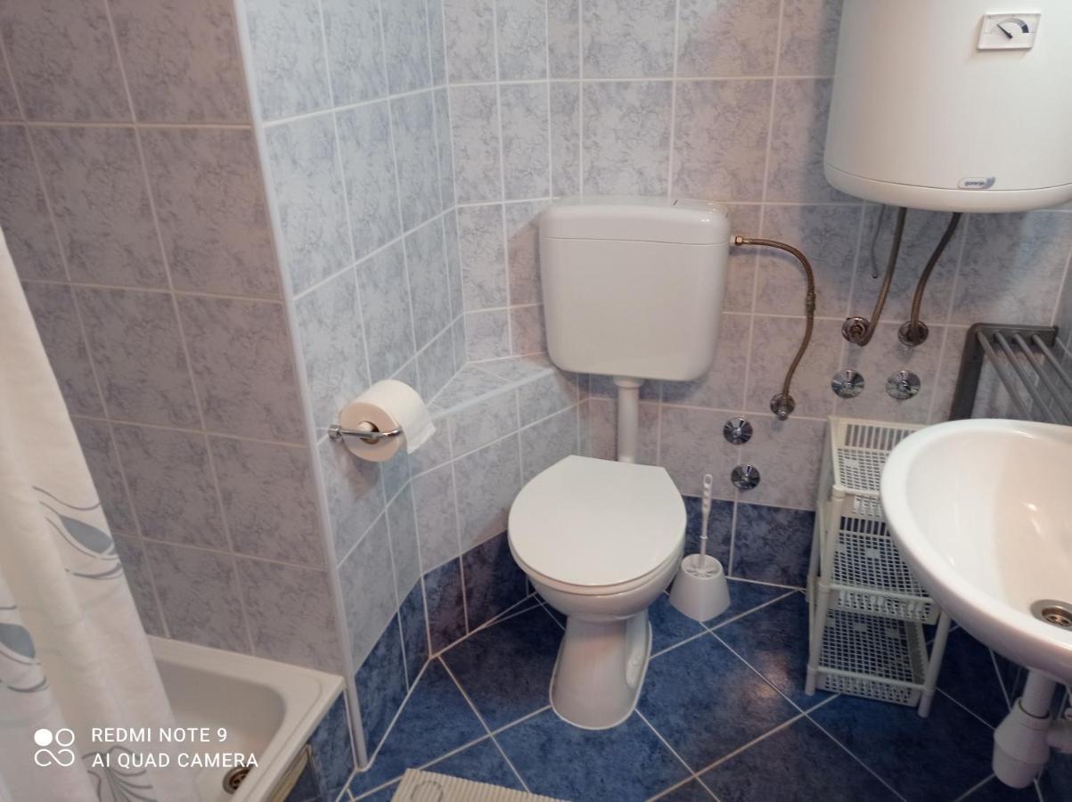 Apartments Mihovil オミシュ エクステリア 写真